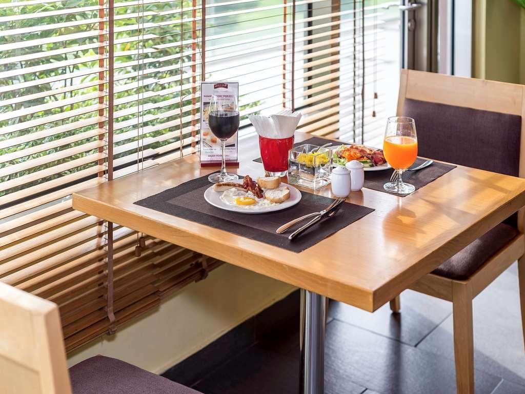 Ibis Saigon South Hotel Ho Chi Minh City Restaurant photo