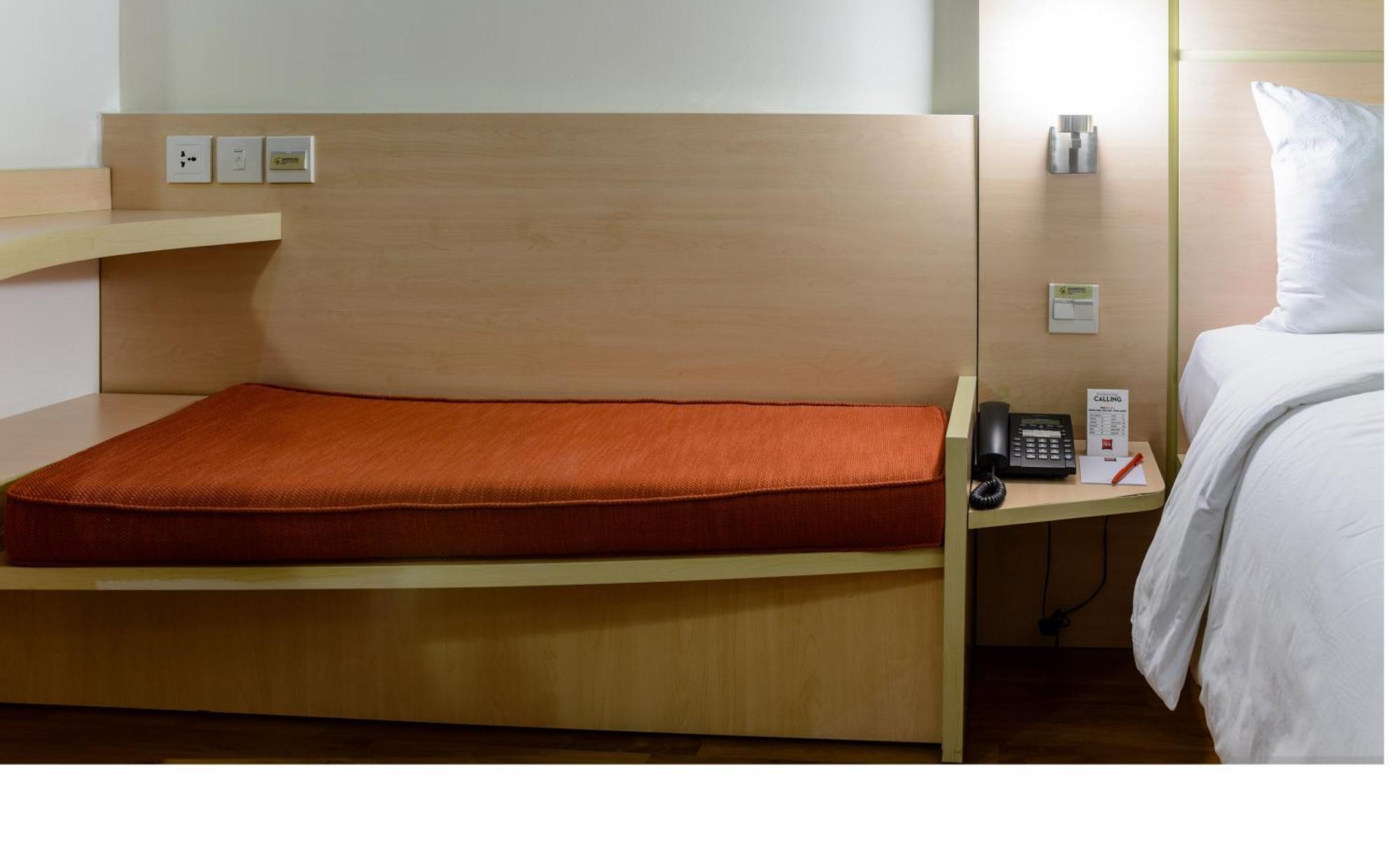 Ibis Saigon South Hotel Ho Chi Minh City Exterior photo